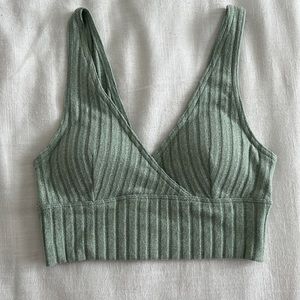 GILLY HICKS super soft sleepwear/bralette